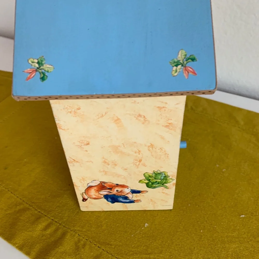 Peter Rabbit Easter decor - Picture 3 of 5